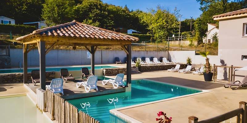 Les plus beaux campings avec piscine chauffée en Ardèche